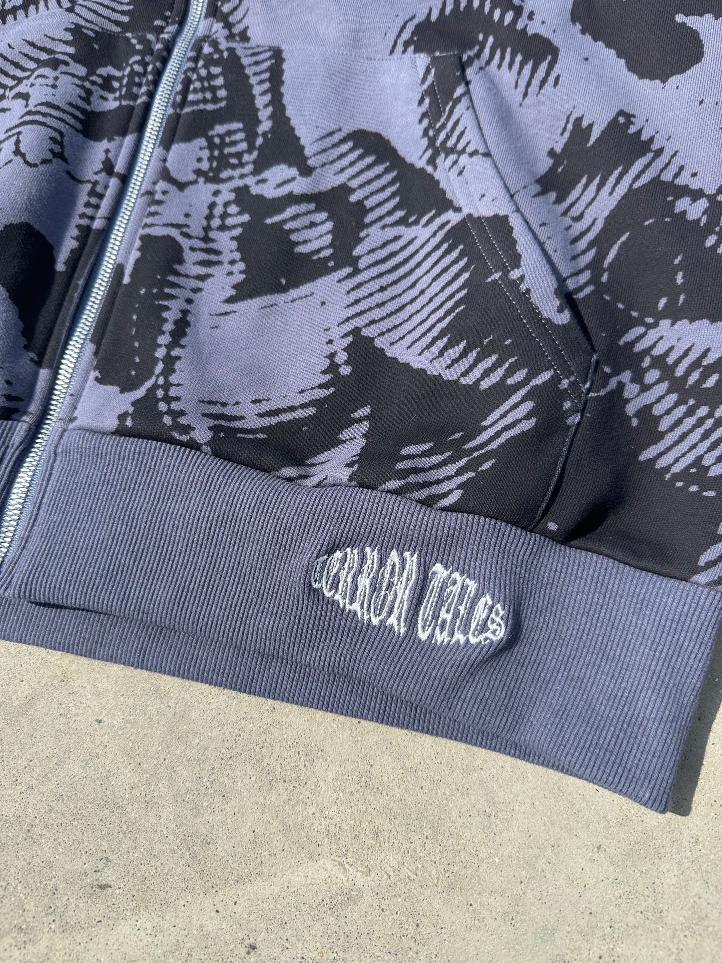 SHADOW SKULLS ZIP UP