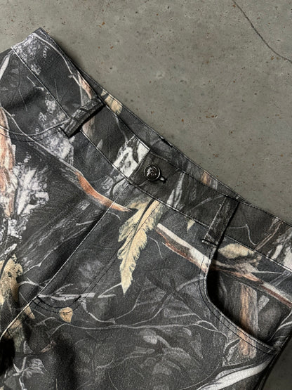 FEAR TREE CAMO CARGO PANTS